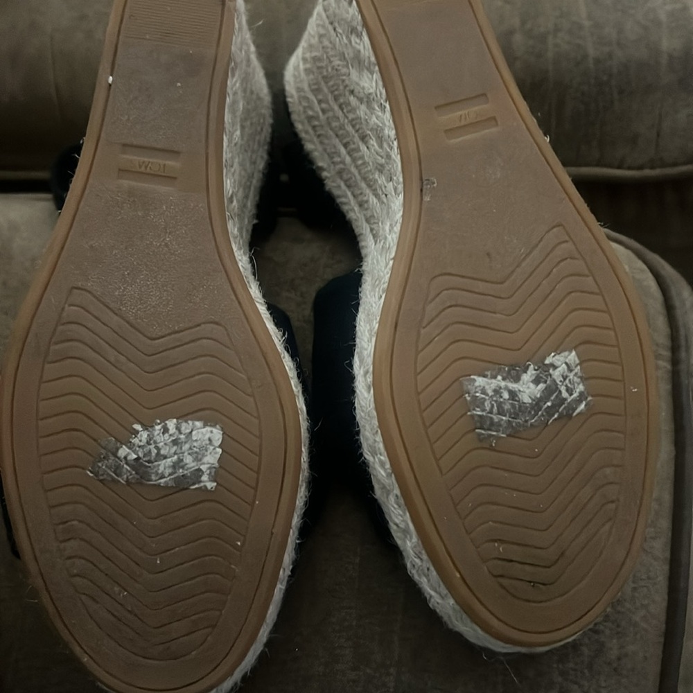 Women's Black Espadrille Sandals - Picture 11 of 11